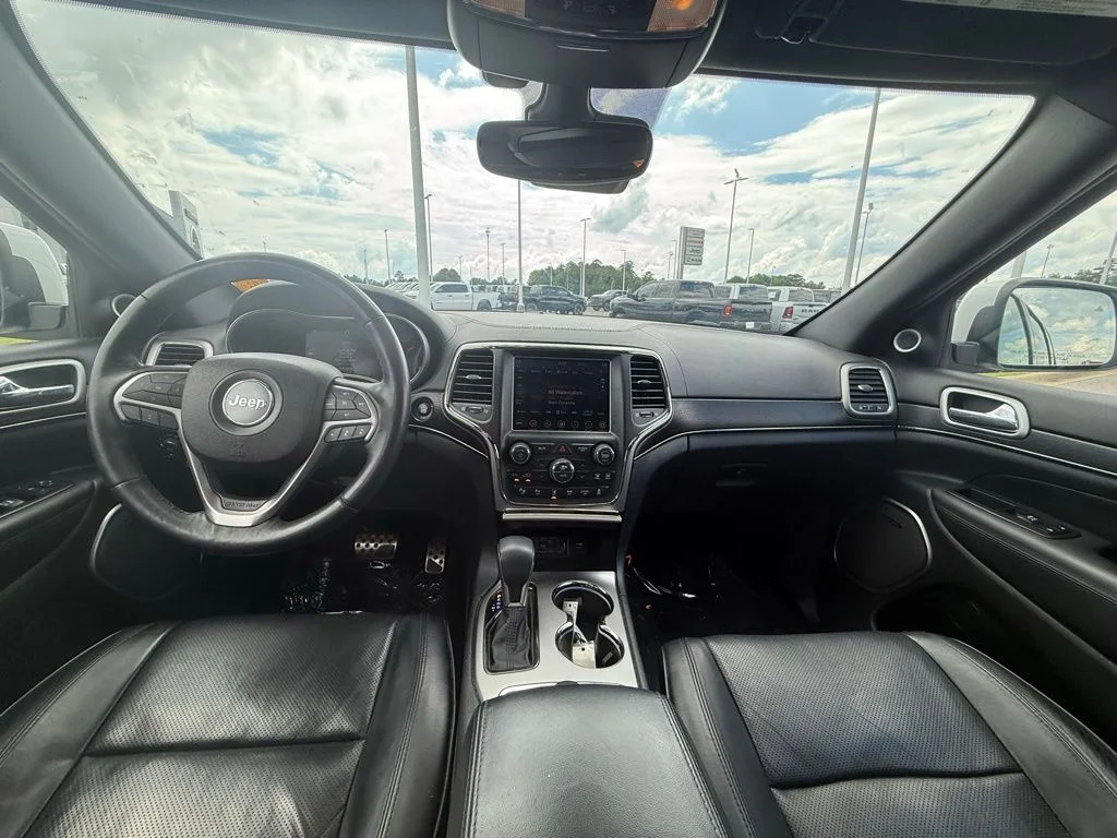 Used 2018 White Jeep Overland image 9