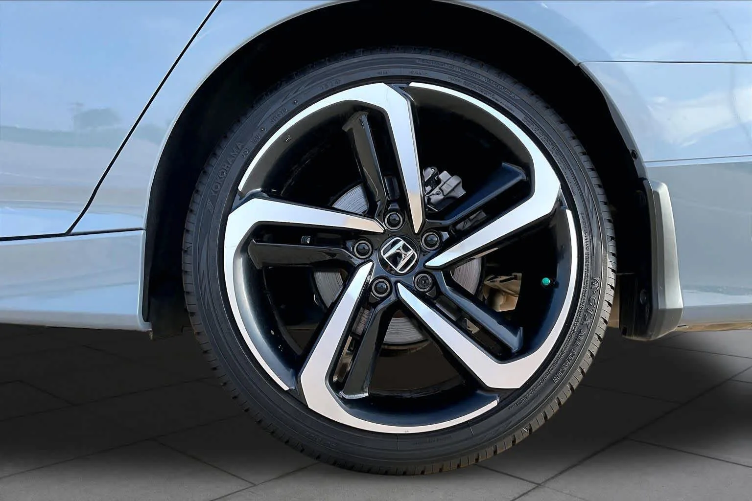 Used 2022 Sonic Gray Pearl Honda Sport image 11