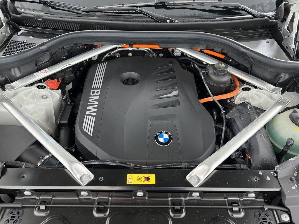 New 2026 Alpine White BMW xDrive50e image 14