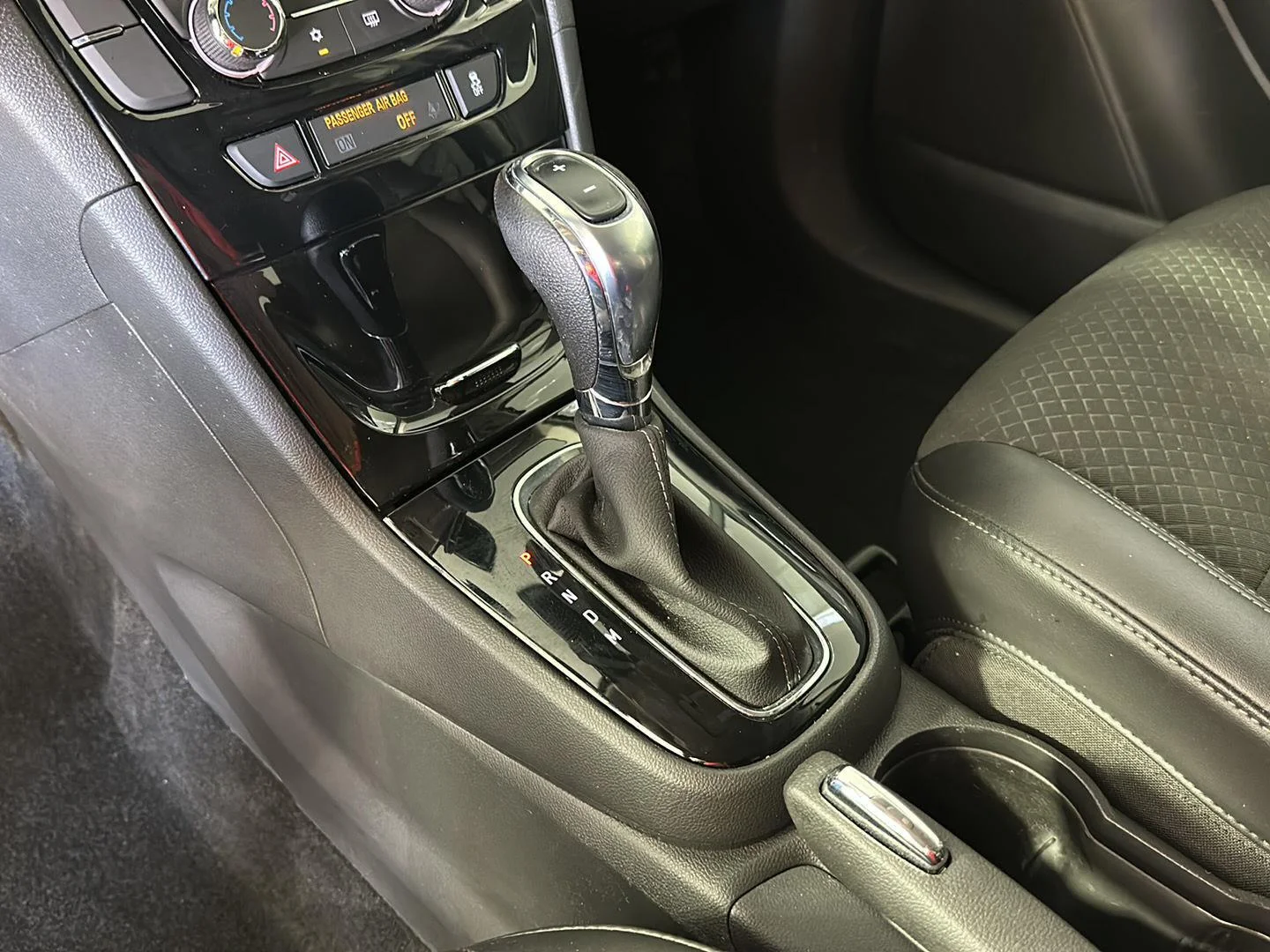 Used 2019 Ebony Twilight Metallic Buick Preferred image 17