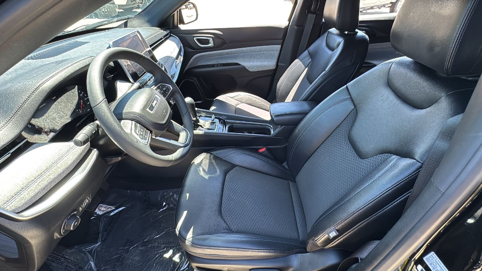 Certified Used 2025 Black Jeep Latitude image 19