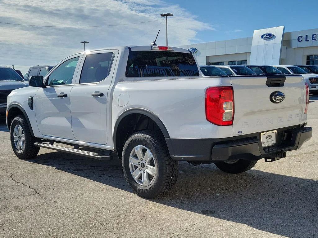 New 2026 Oxford White Ford XL image 3