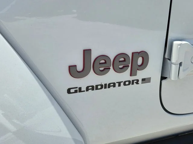 New 2026 Bright White Clear-Coat Exterior Paint Jeep Rubicon X image 11