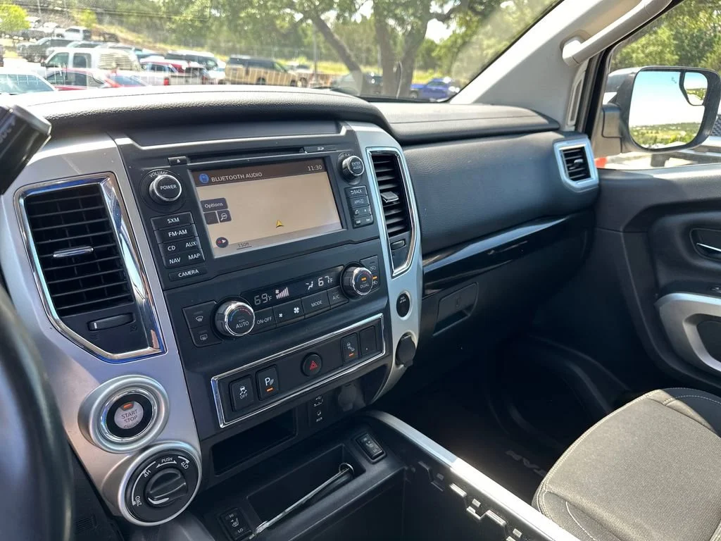 Used 2017  Nissan SV image 22