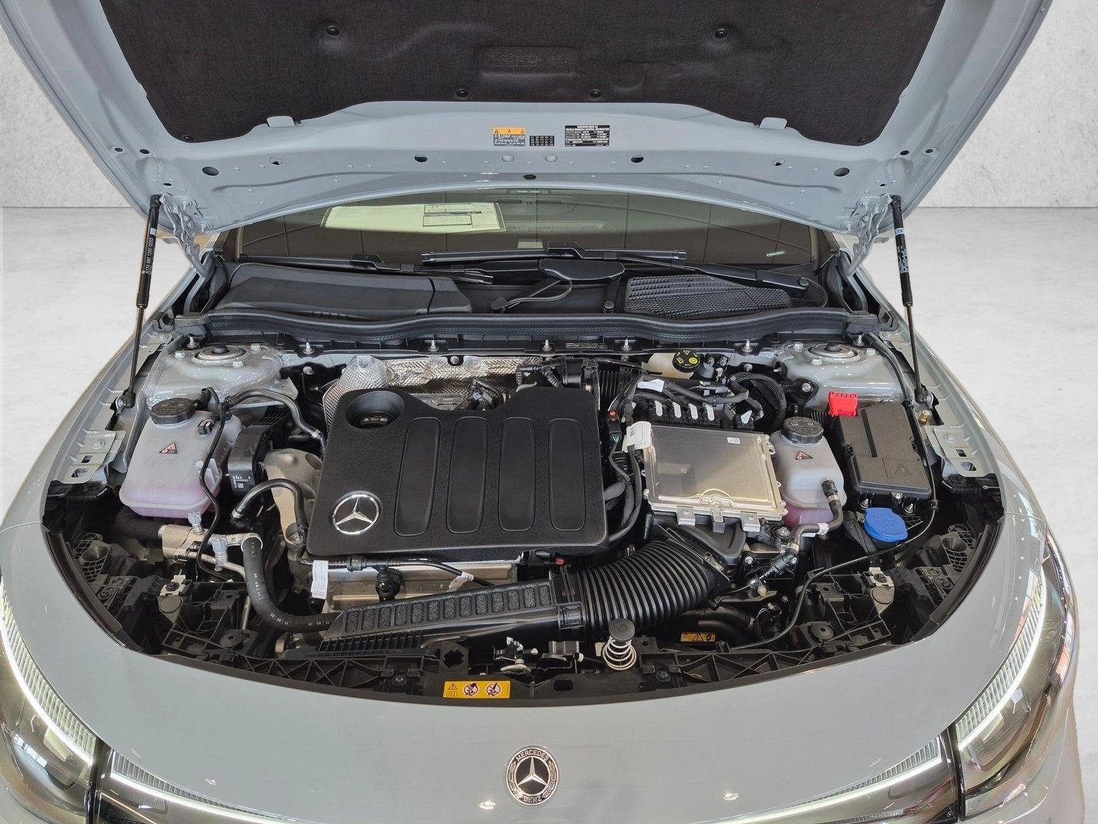 New 2027 MANUFAKTUR Alpine Grey Mercedes-Benz CLA220 image 15