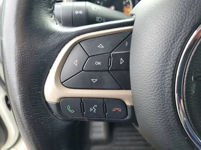 Used 2017 Alpine White Jeep Latitude image 11