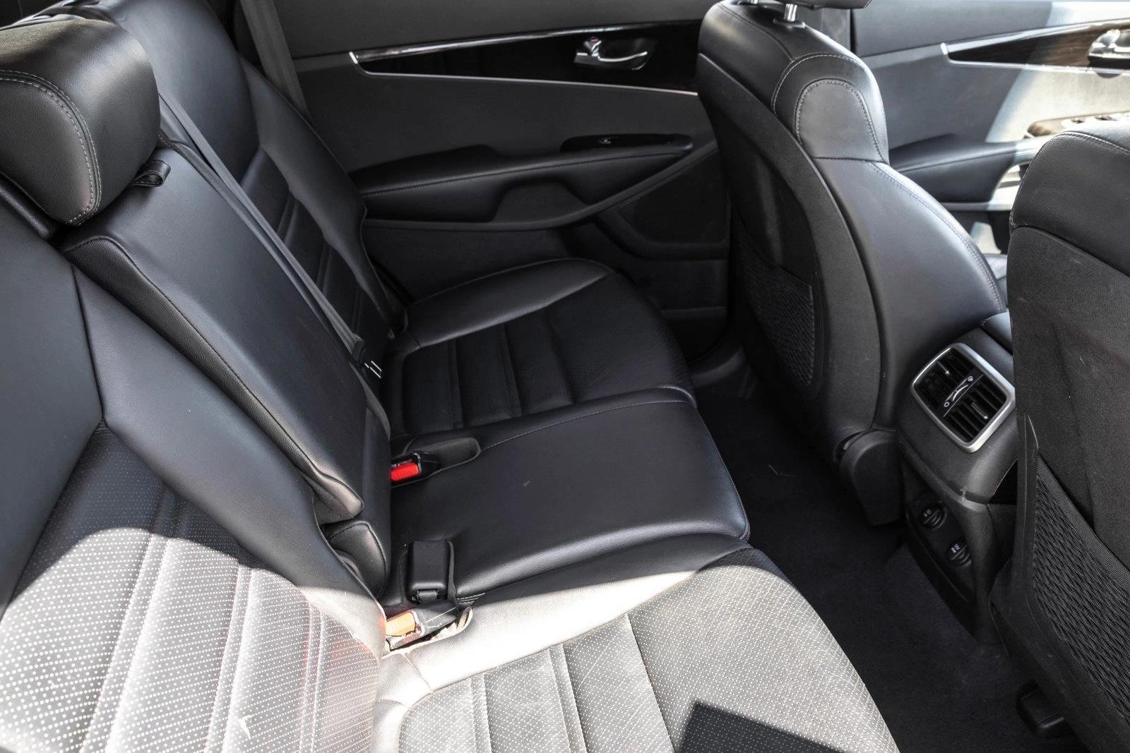 Used 2020 Gravity Grey Kia EX V6 image 27