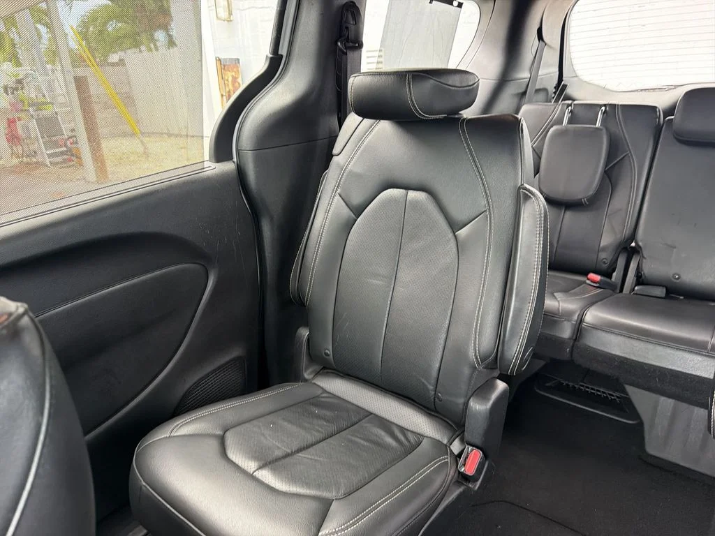 Used 2021 White Chrysler Touring L image 12