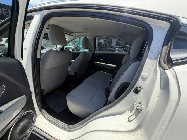 Used 2022 White Honda EX image 14