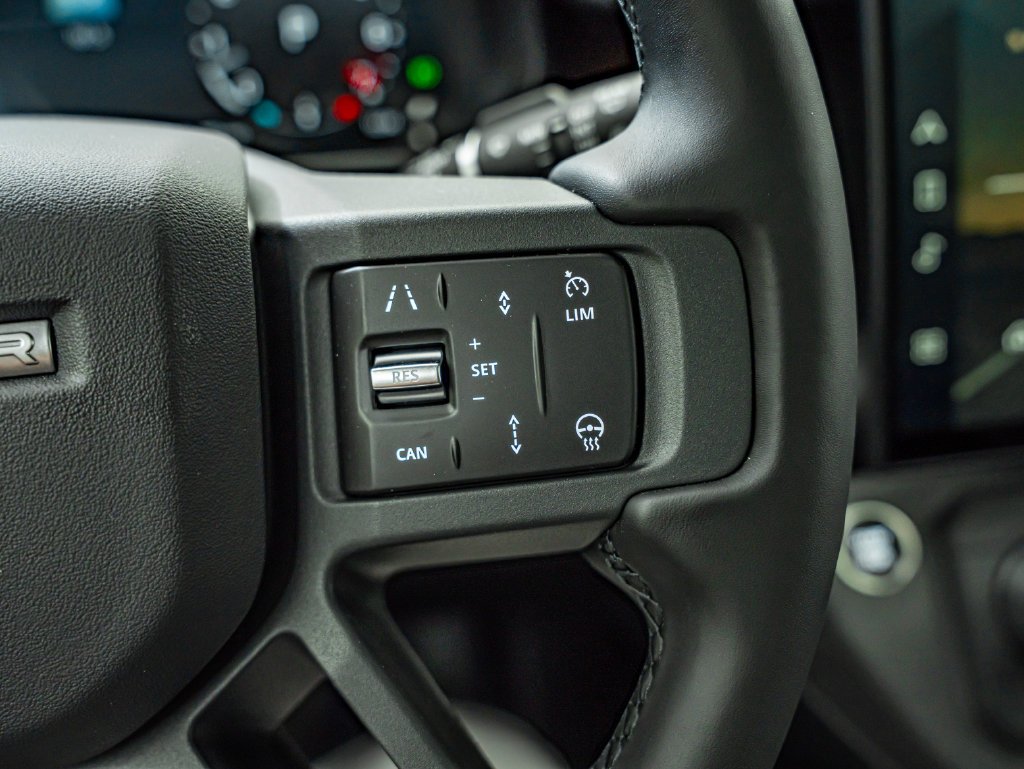 New 2026 Fuji White Land Rover X-Dynamic SE image 20
