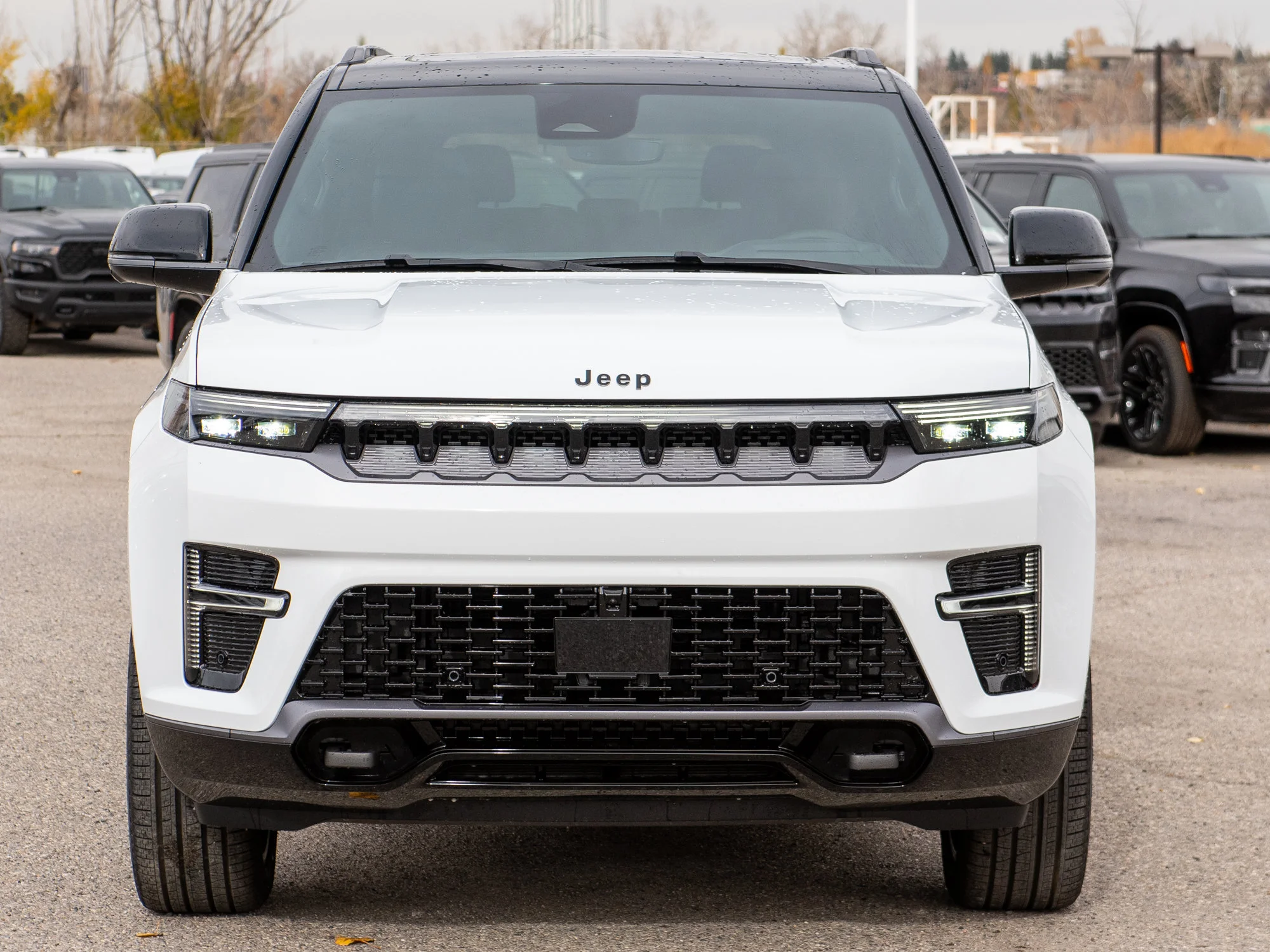 New 2027 White Jeep Summit Obsidian* 4x4, Rear DVD, Massage Seats, HD Trailer Tow Pkg image 6
