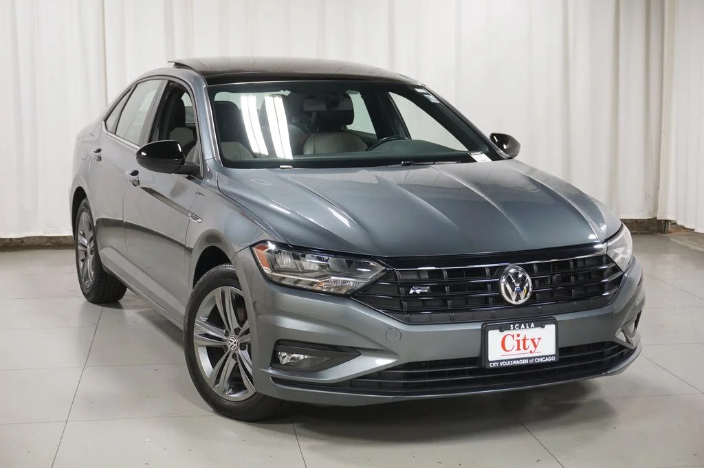 Used 2019 Platinum Gray Metallic Volkswagen R-Line image 7