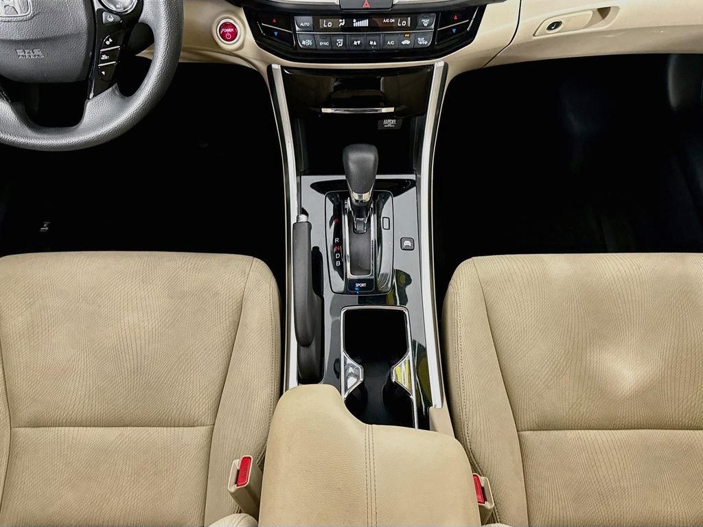 2017 Honda Accord Hybrid - Photo 16