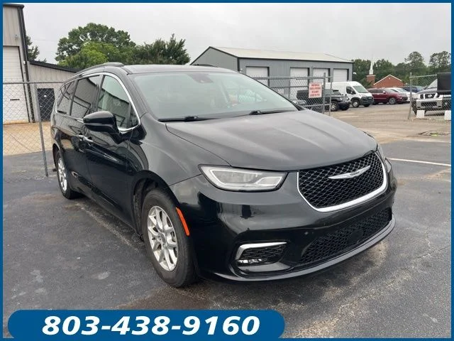 2022 Chrysler Pacifica Touring L's photo