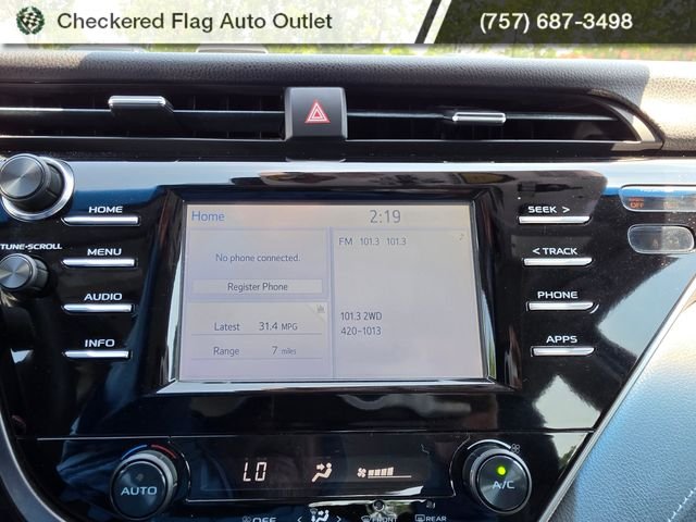 Used 2018 Super White Toyota SE image 14