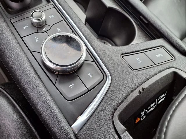 Used 2020 Black Cadillac Sport image 25