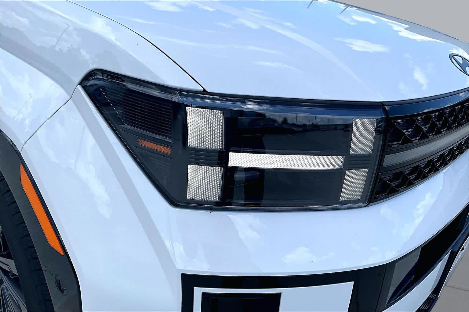 Used 2025 Serenity White Hyundai Calligraphy image 26
