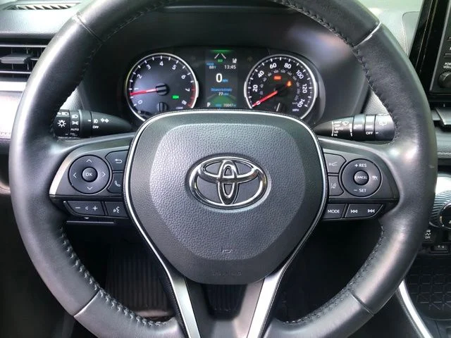 Used 2019 Silver Sky Metallic Toyota XLE image 24
