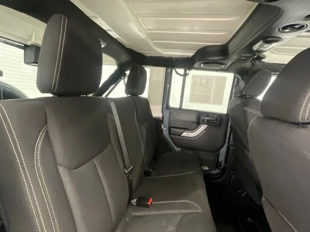 Used 2014 Gray Jeep Unlimited Sahara image 15