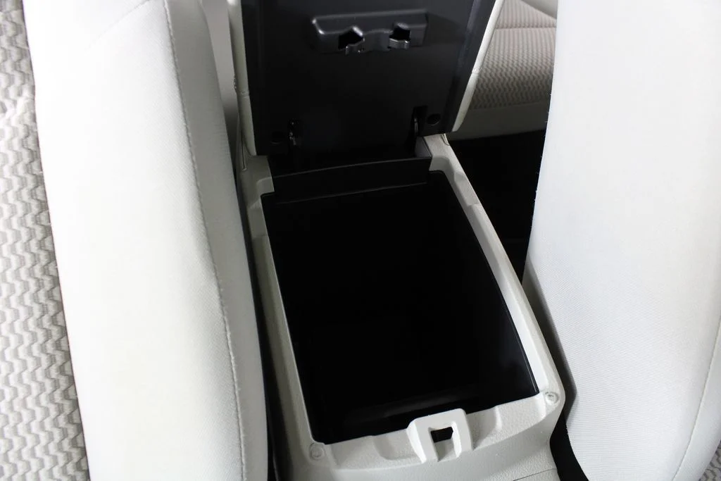 Used 2017 Blue Nissan S image 19