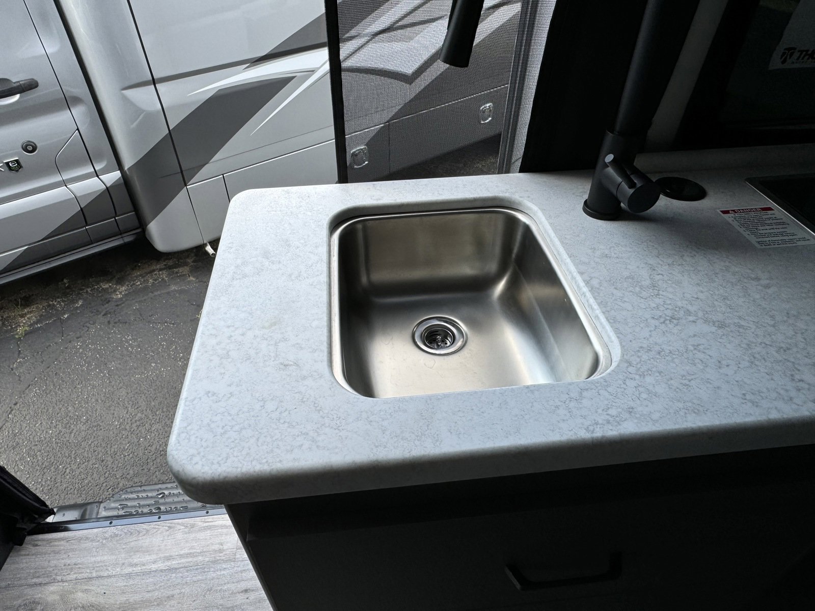 New 2025 Bright Silver Metallic Clearcoat Thor Motor Coach 2JB image 7