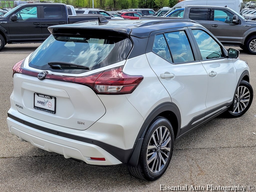 Used 2023 Aspen White Tricoat/Super Black Nissan SR image 7