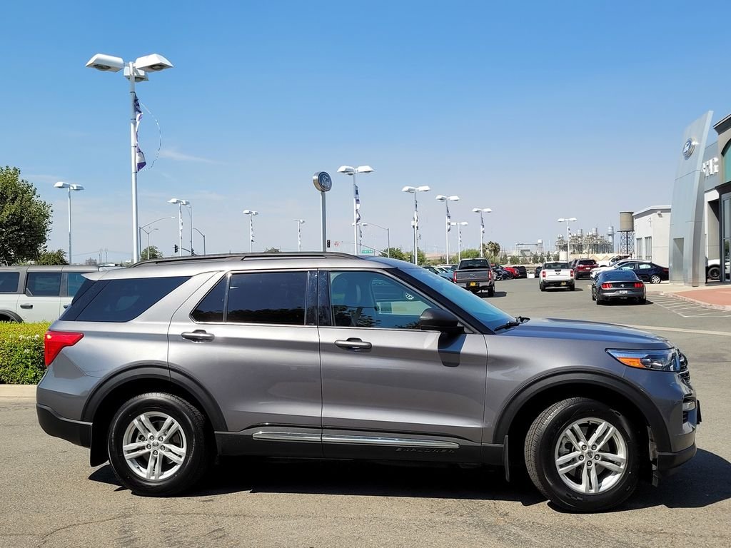 Certified Used 2022 Gray Metallic Ford XLT image 3