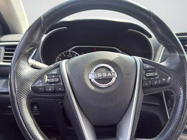 Used 2023 Black Nissan Platinum image 27