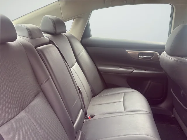 Used 2014 Black Nissan 2.5 SL image 22