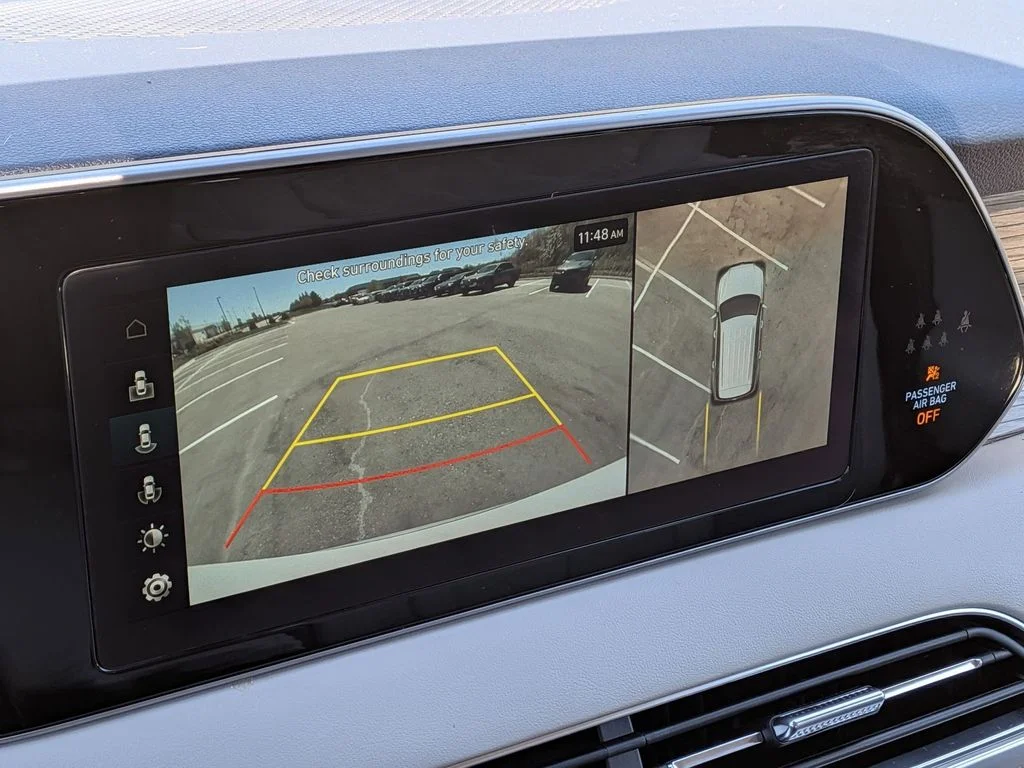 Used 2022 White Hyundai Limited image 19