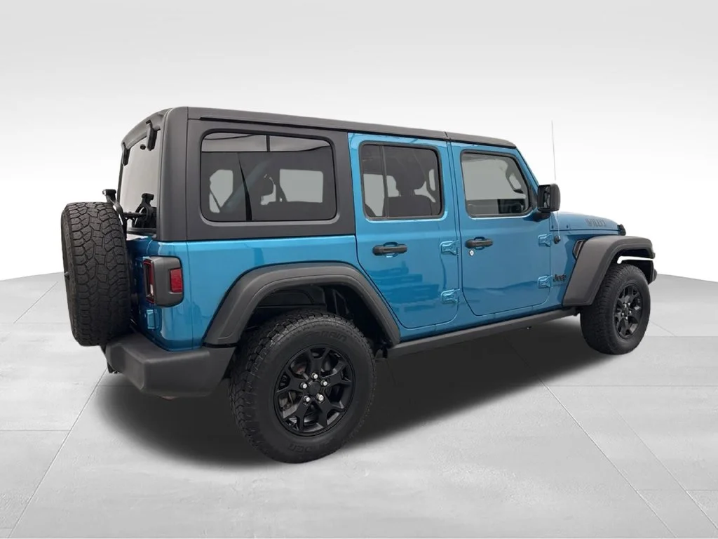 Used 2020 Bikini Pearlcoat Jeep Unlimited Sport image 11