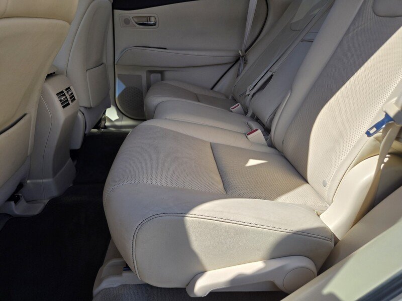 Used 2013 Cashmere Metallic LEXUS AWD 4DR image 11