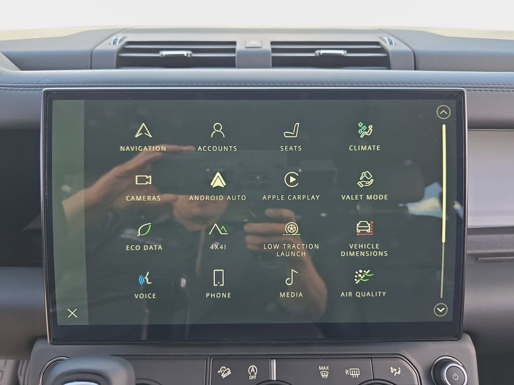 New 2026 Santorini Black Land Rover S image 22