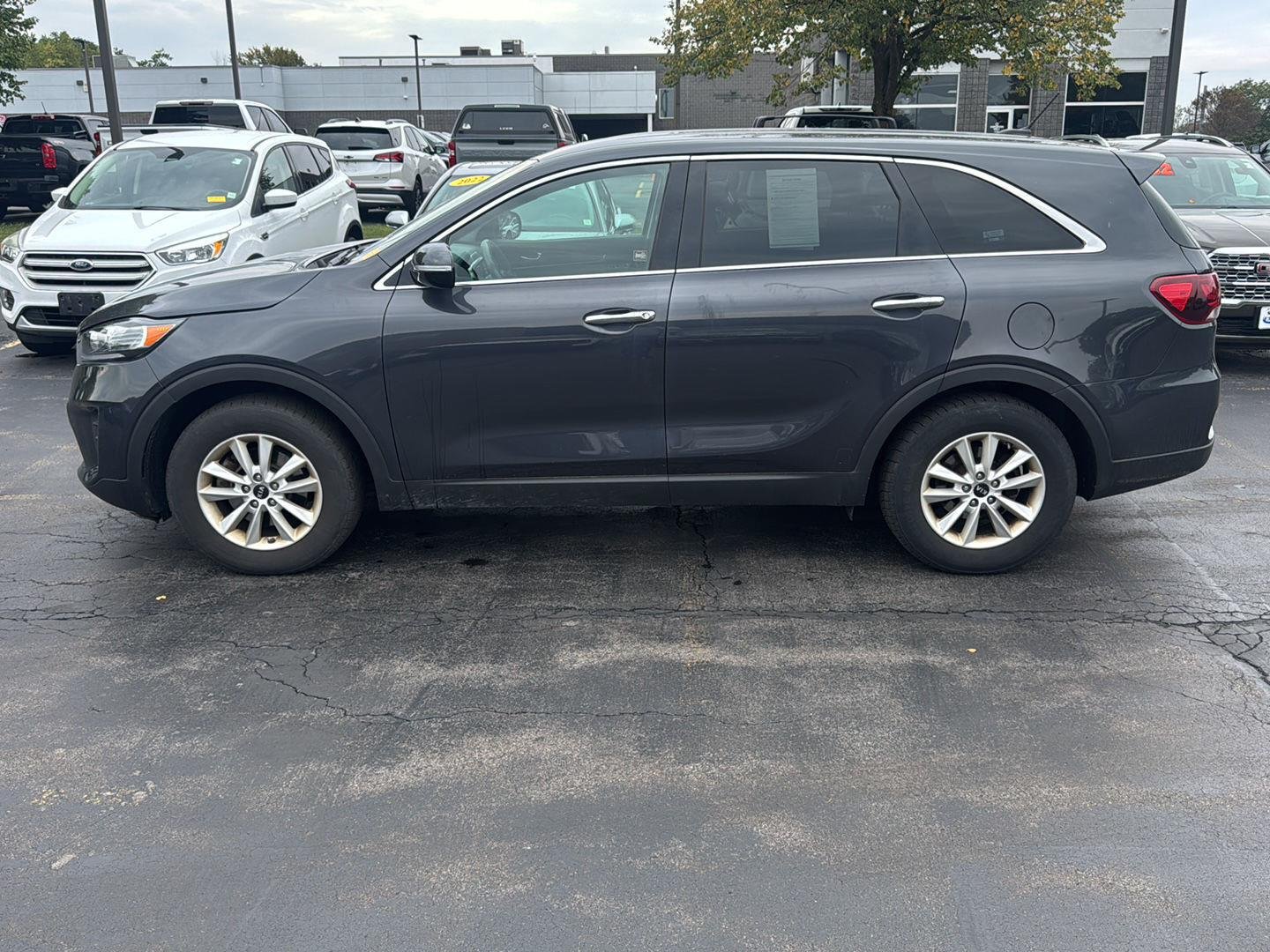 Used 2019 Platinum Graphite Kia LX image 4