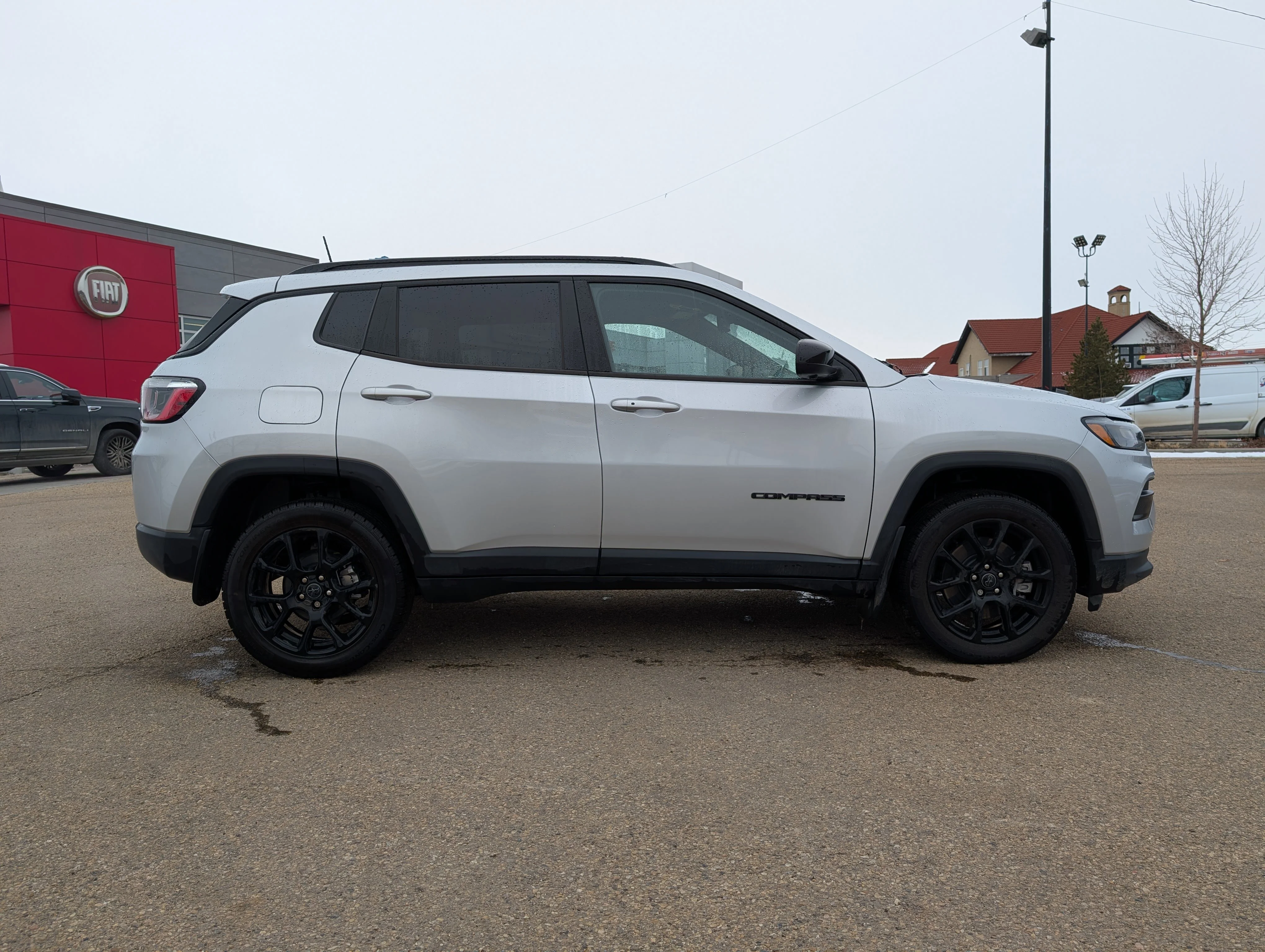 New 2025 Silver Zynith Metallic Jeep Altitude image 8