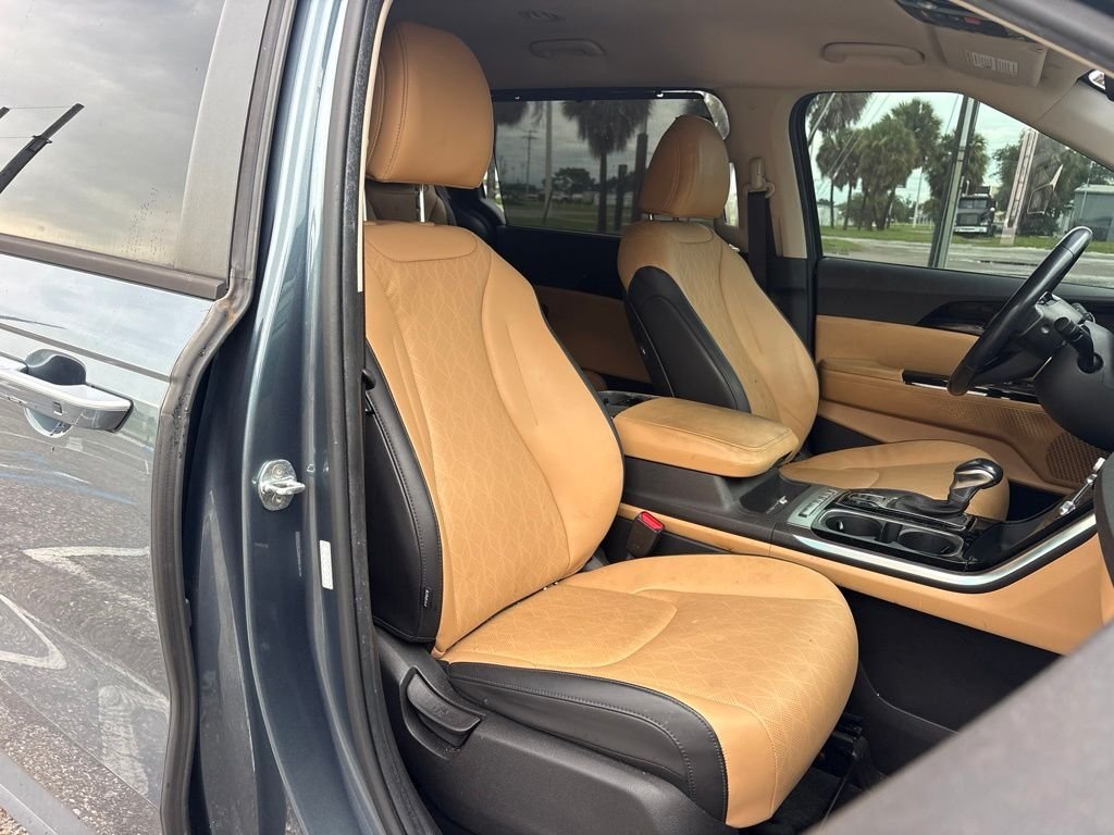 2022 Kia Carnival EX - Photo 16