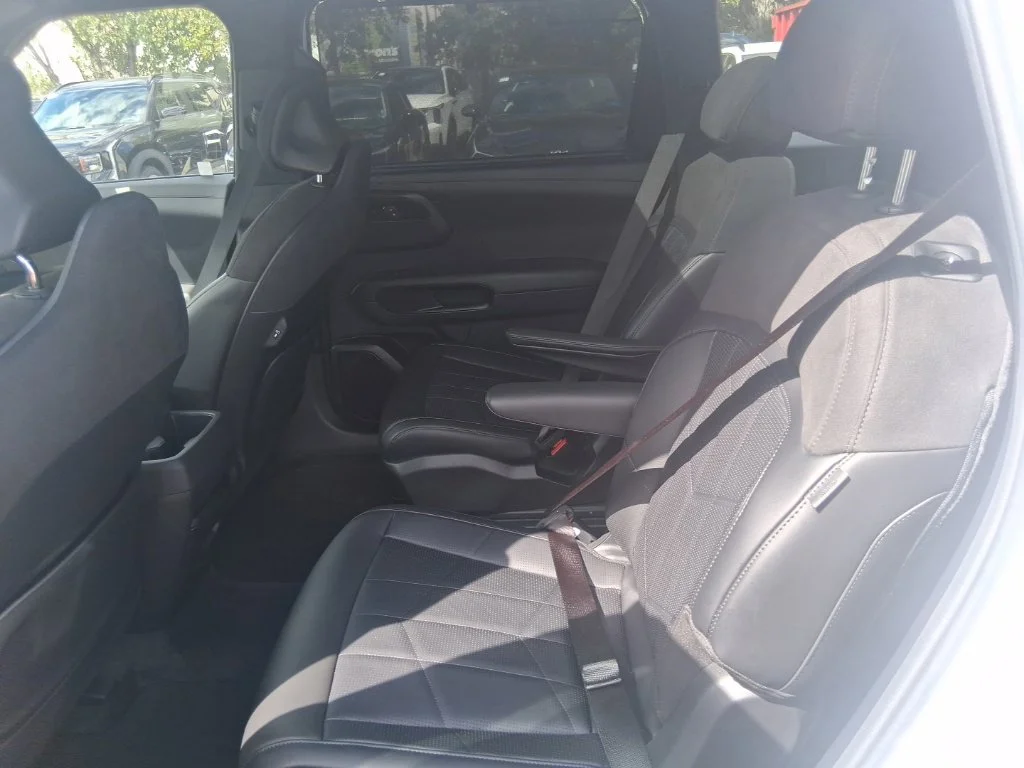 Used 2027 White Kia  image 15