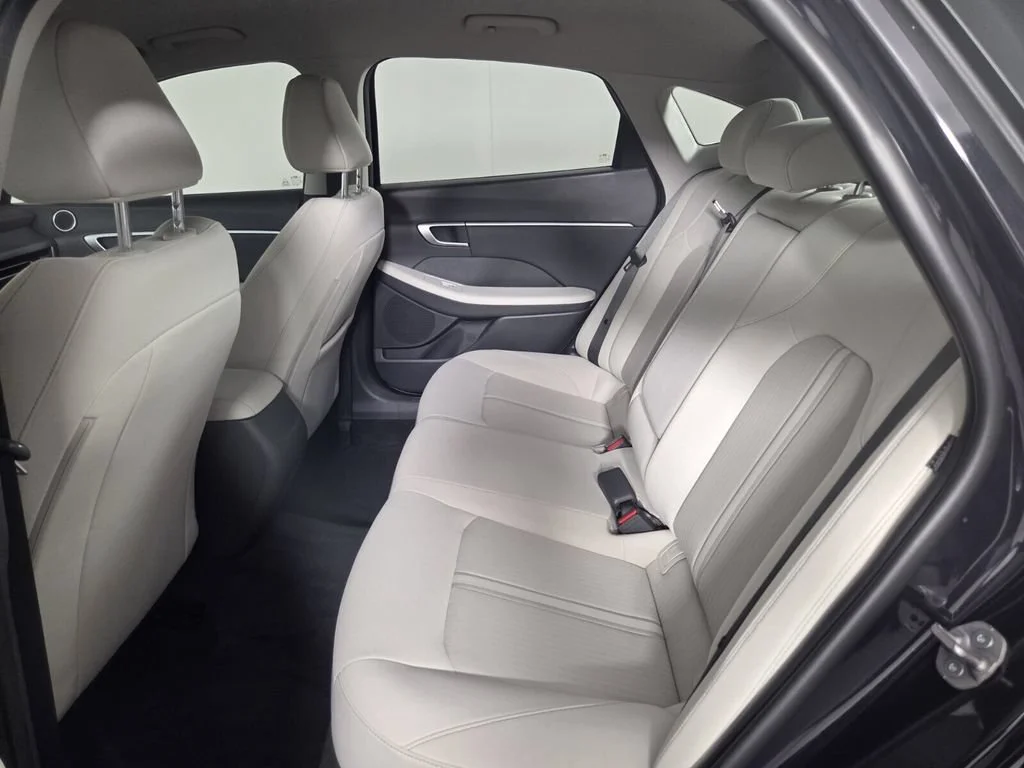 Used 2024 Carbon Blue Hyundai SEL image 22