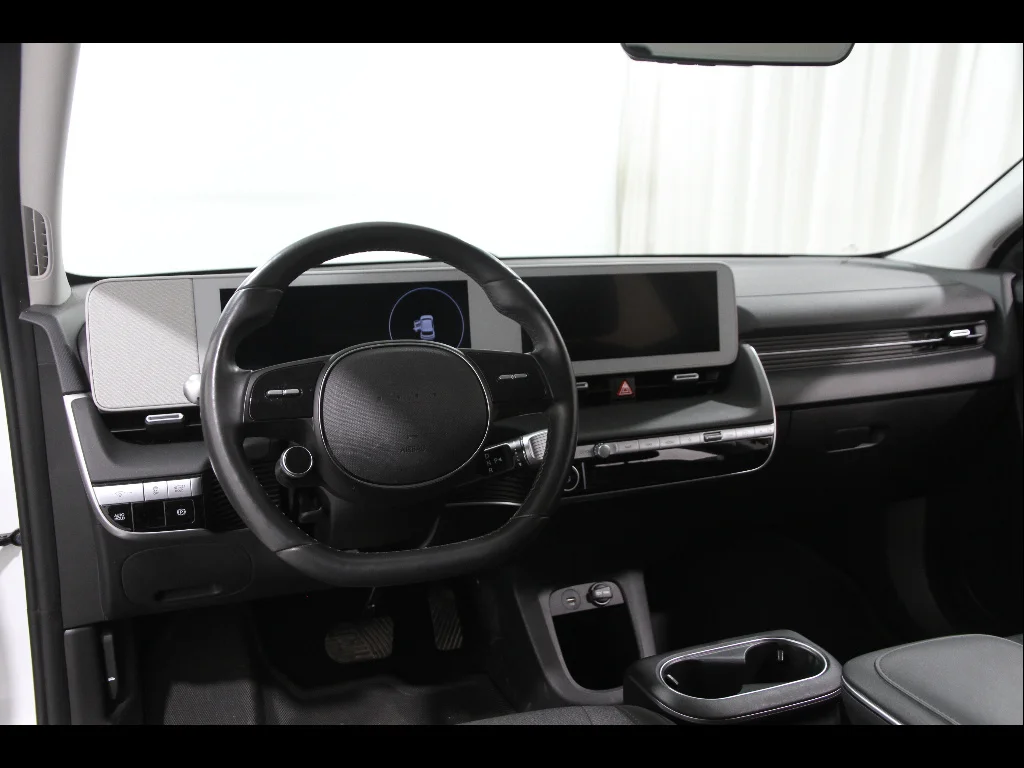 Certified Used 2024 Atlas White Hyundai SEL image 6
