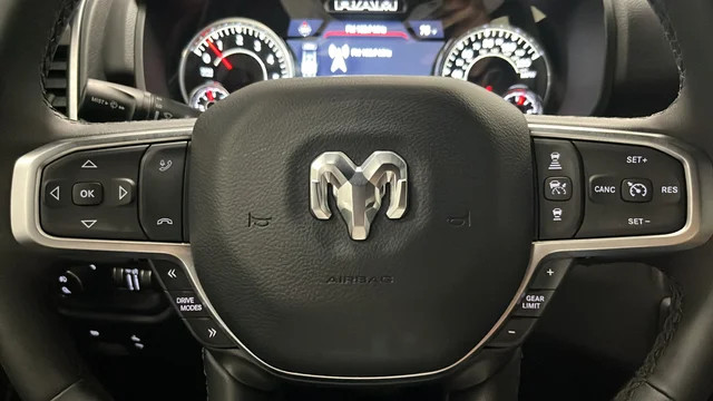 Used 2025 Crystal Metallic Ram Big Horn/Lone Star image 15