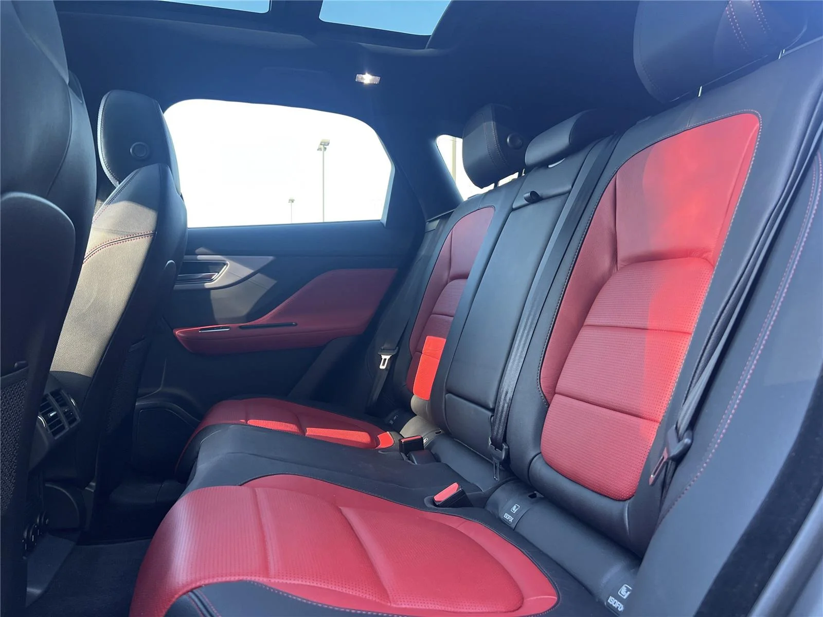Used 2018  Jaguar 20d R-Sport image 26