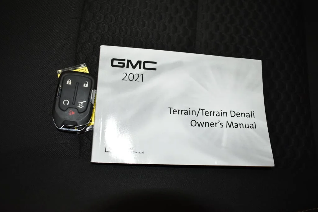 Used 2021 Satin Steel Metallic GMC SLE image 16