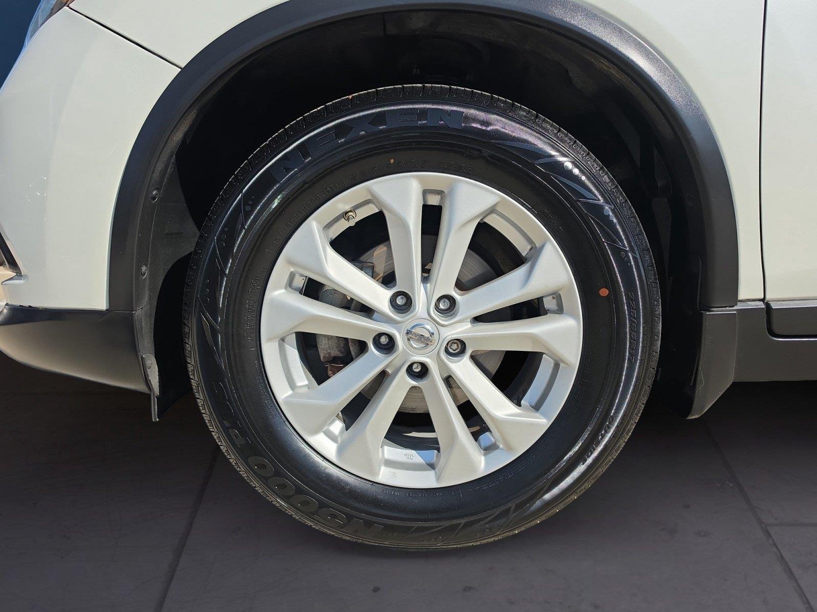 2015 Nissan Rogue SV - Photo 14