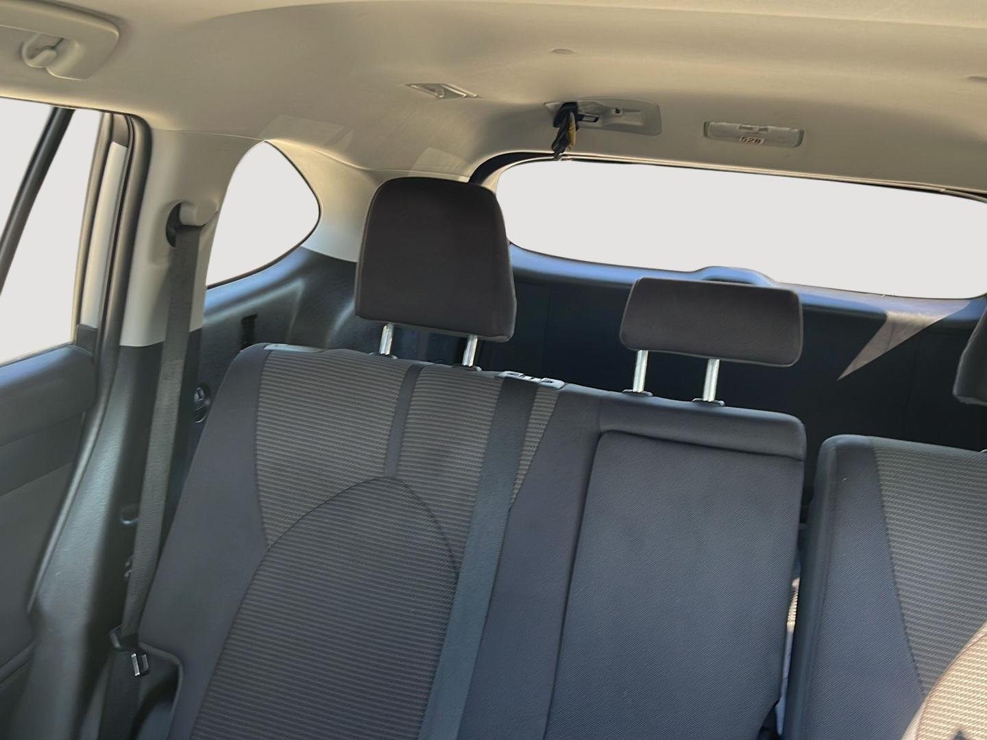 2023 Toyota Highlander LE - Photo 30