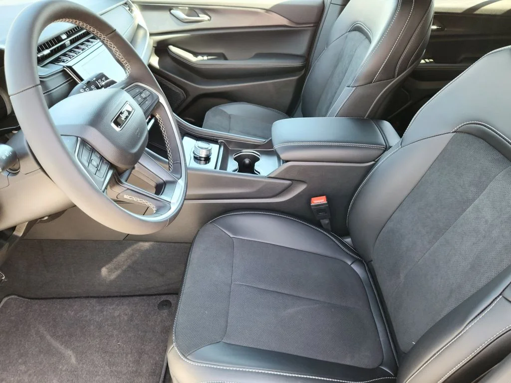 2025 Jeep Grand Cherokee L Altitude - Photo 13