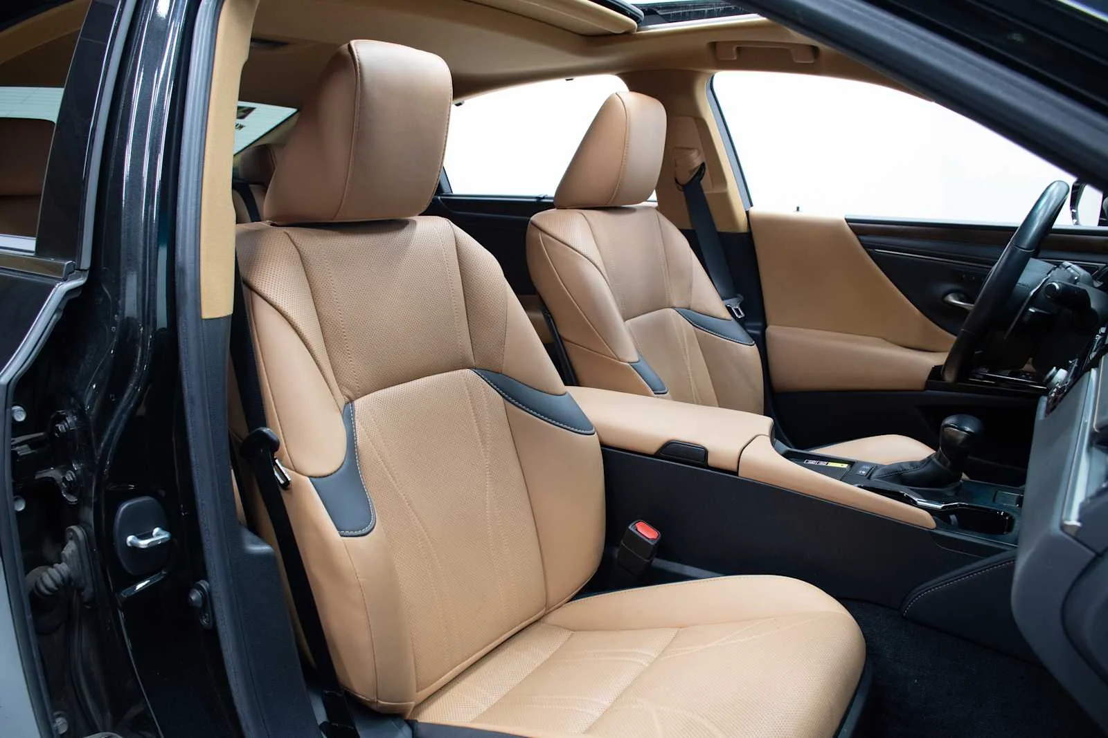 Certified Used 2023 Caviar Lexus Ultra Luxury image 20