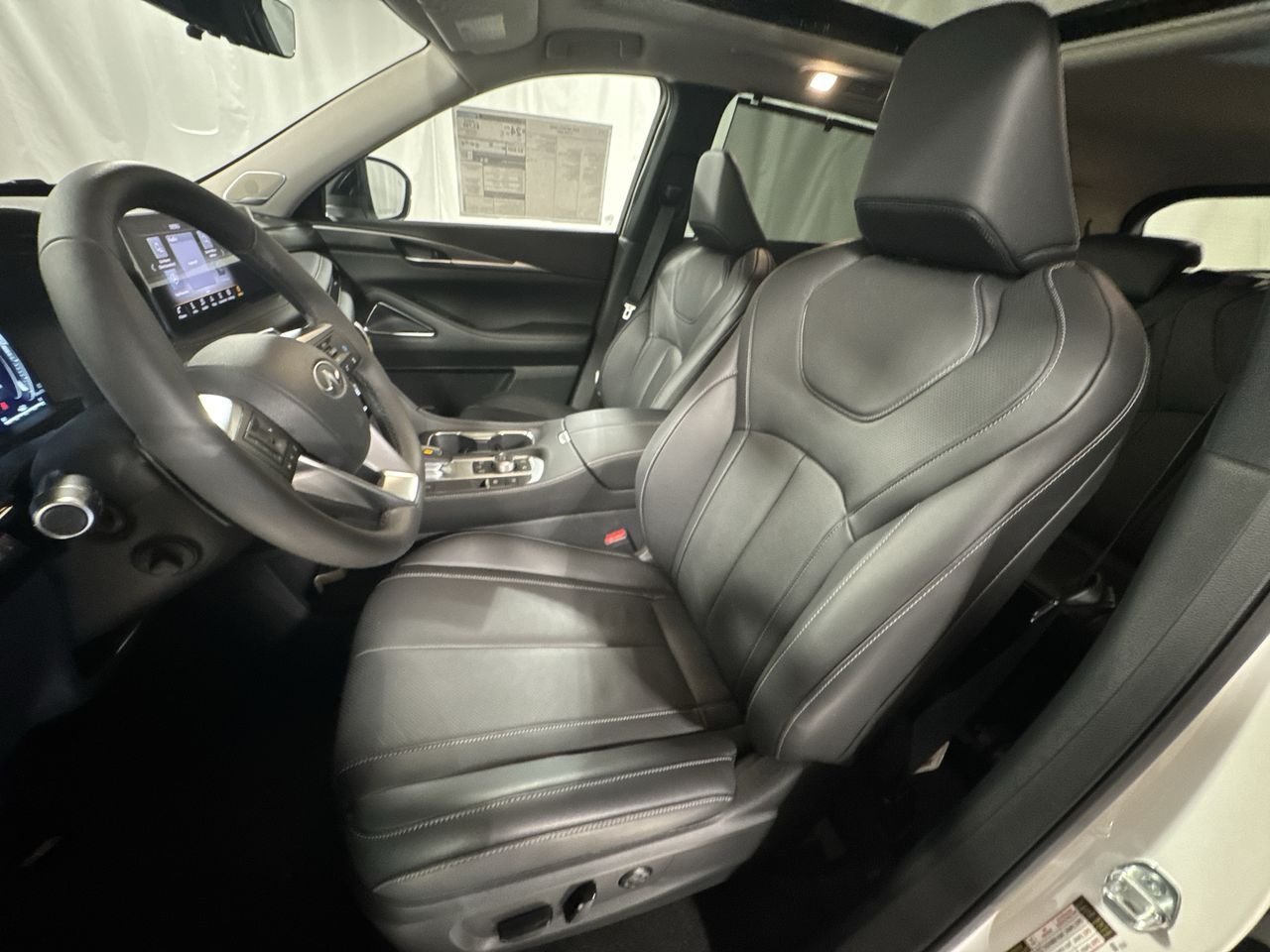 2025 INFINITI QX60 LUXE - Photo 13