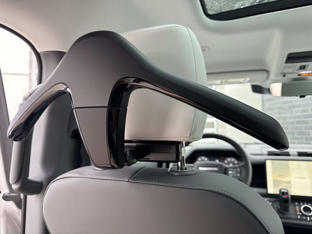 New 2026 Borasco Grey Land Rover X-Dynamic SE image 18