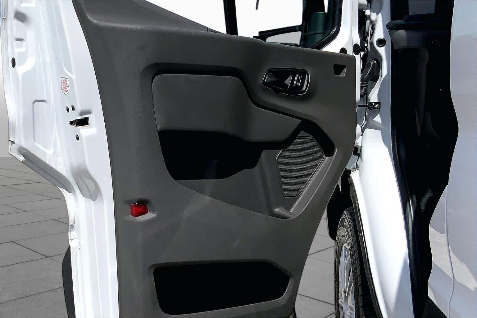 Used 2025 Oxford White Ford XLT image 20