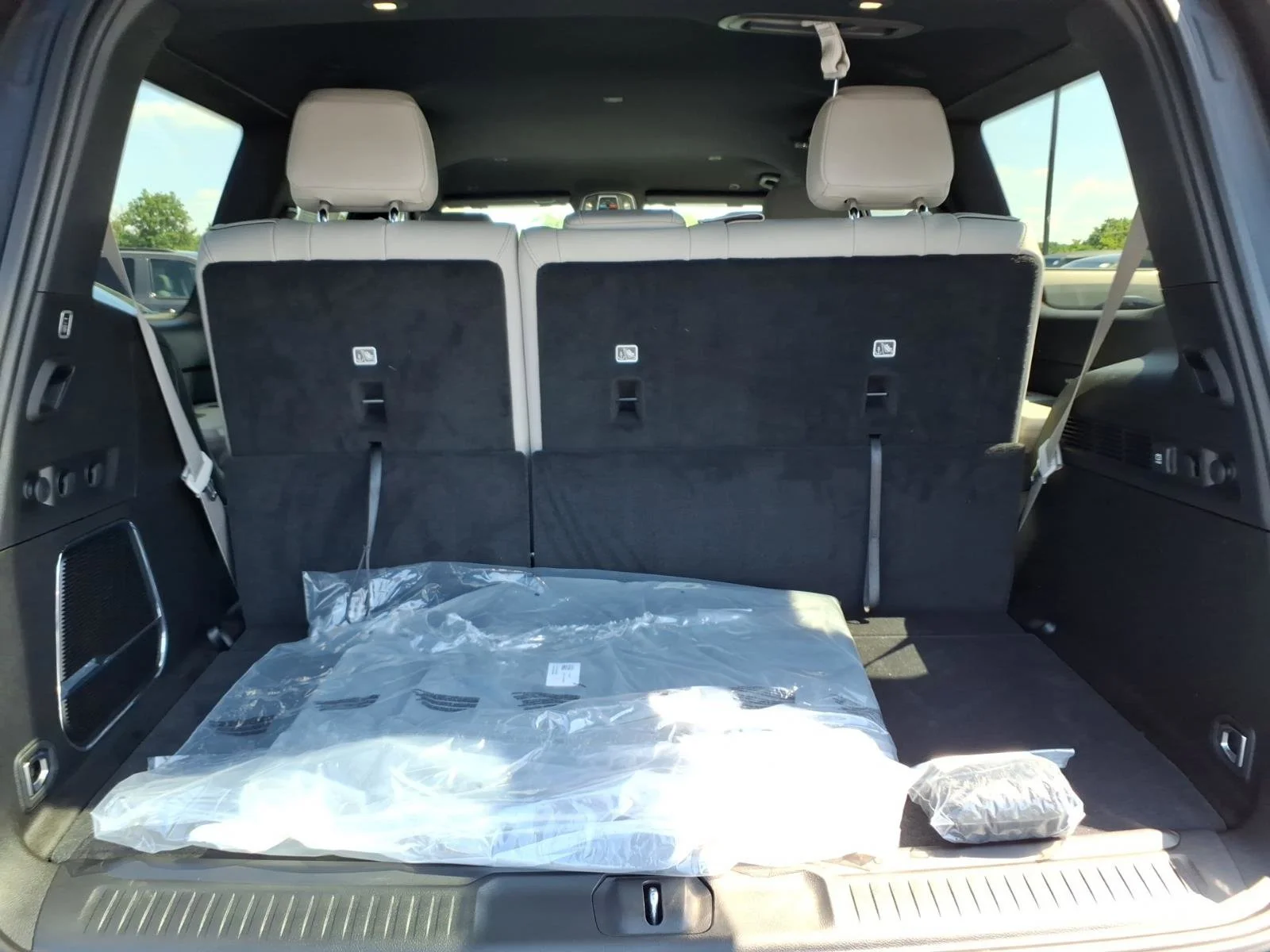 New 2026 Baltic-Gray Metallic Clear-Coat Exterior Paint Jeep  image 19